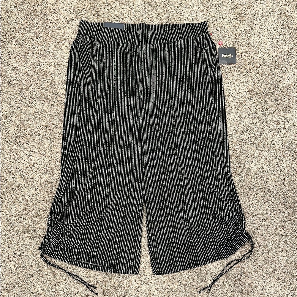 Rafaella Black and White Striped Capris-NWT
